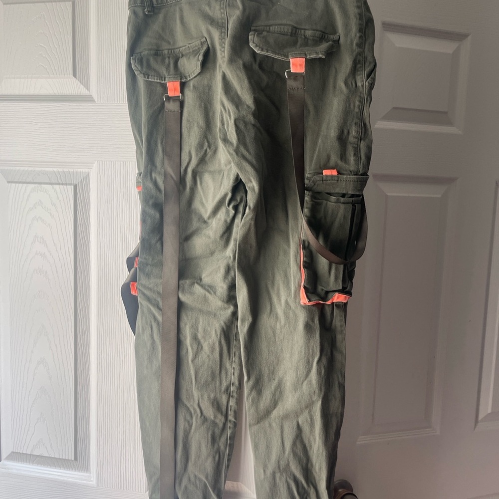 REDFOX Olive Green Cargo Joggers with Straps – Size Medium